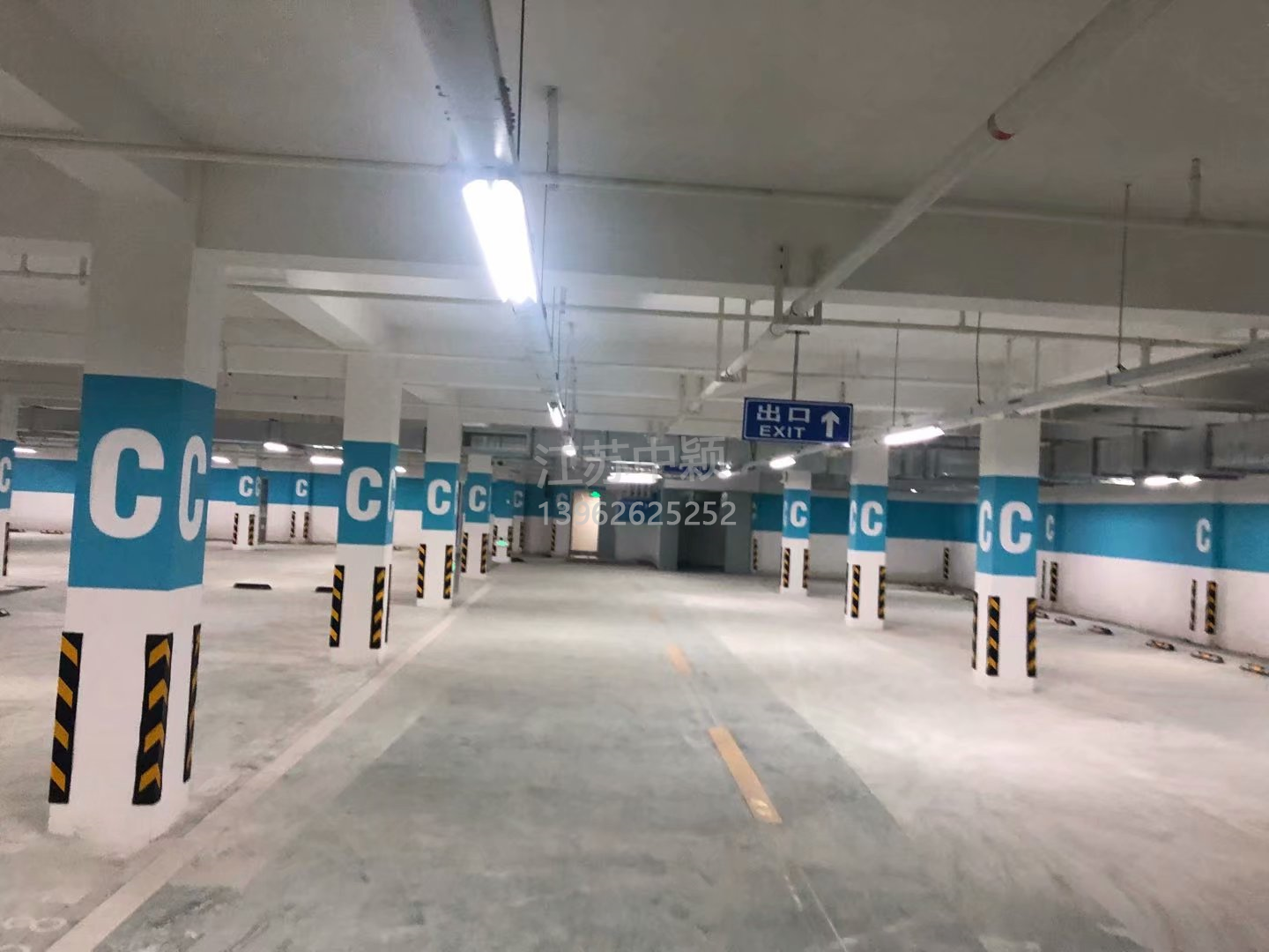 地下停車場劃線用什么材料,停車場劃線要用什么工具？