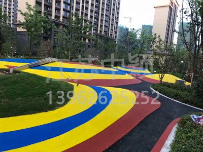 蘇州住宅區(qū)畫彩色道路劃線的找誰設計規(guī)范施工?