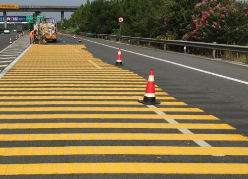 蘇州道路劃線廠家解讀振蕩標(biāo)線與道路標(biāo)線的區(qū)別在哪？