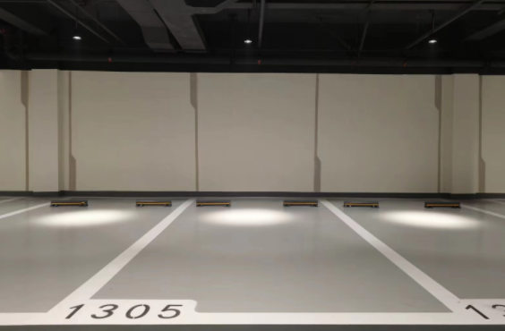 宿遷廠區(qū)路面劃線(xiàn)，打造安全暢通的宿遷廠區(qū)