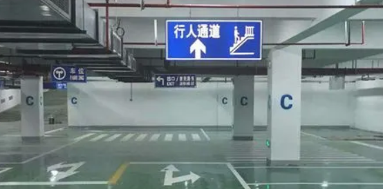 江蘇中穎專業(yè)施工團隊，您的停車場劃線專家